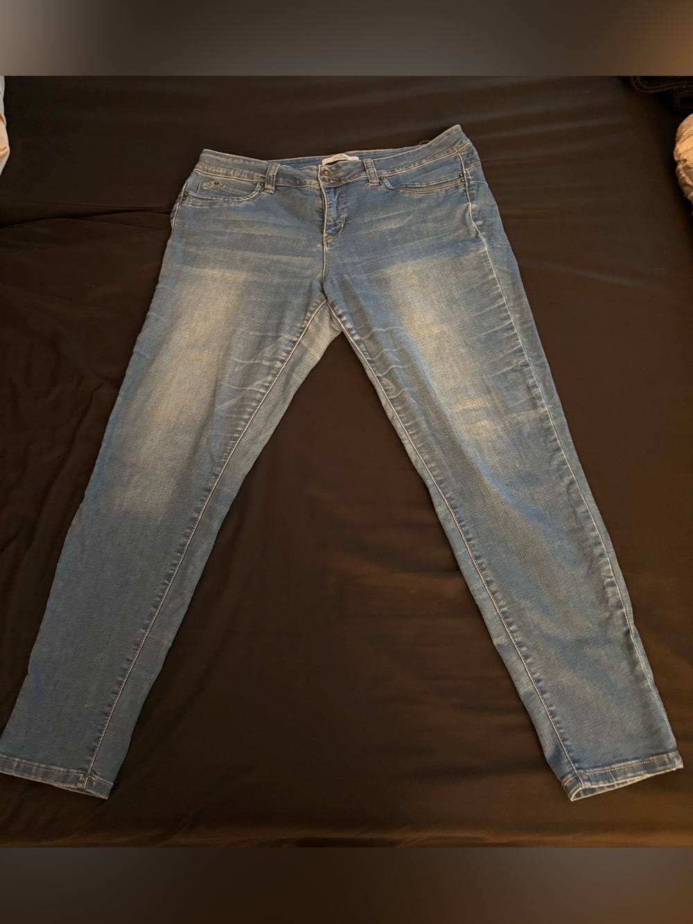Women’s Royalty For Me medium wash size 14 stretchy jeans GUC